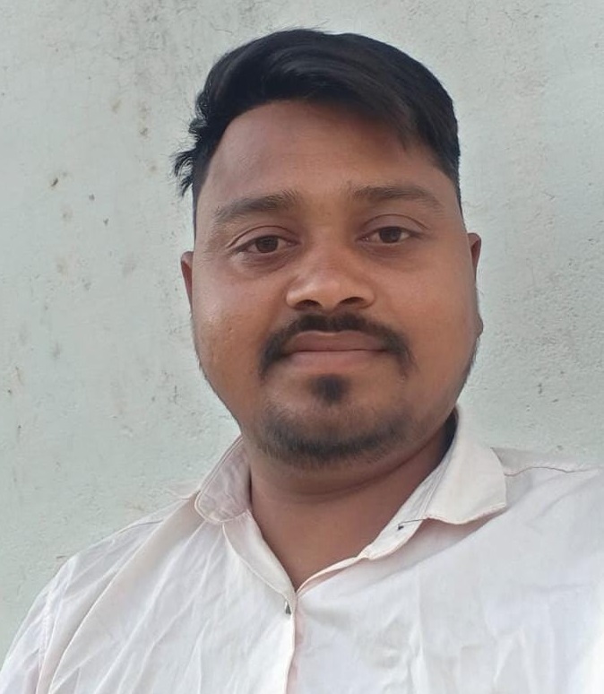 Ramesh Kumawat - owner of Maruti Nandan Mava Bhandar